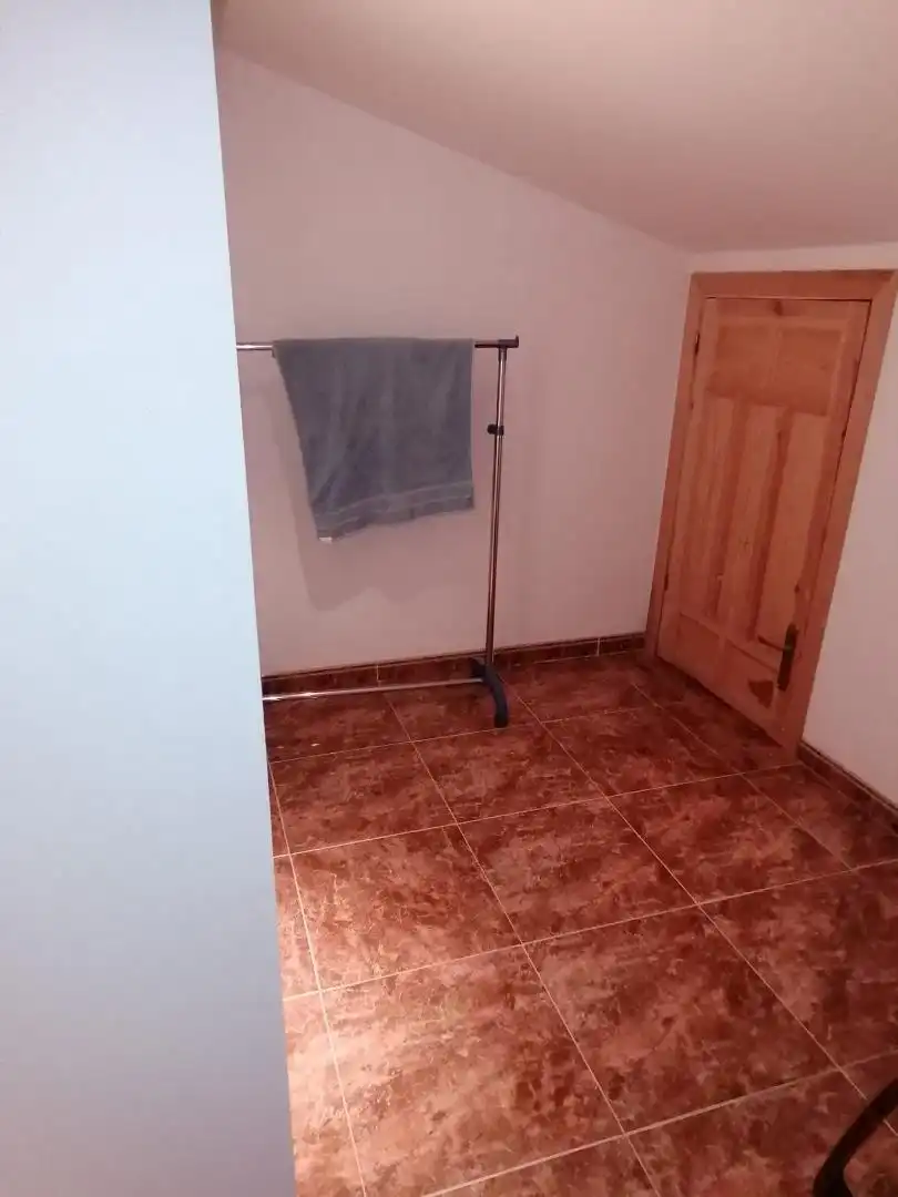 Einfamilien-Reihenhaus zum Verkauf in Barrio Verde, Villahermosa del Campo Einfamilien-Reihenhaus zum Verkauf in Villahermosa del Campo mit Klimaanlage, Heizung und Terrasse