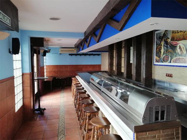 Local comercial en Alquiler en Calle de Villaviciosa, 26 en Campamento