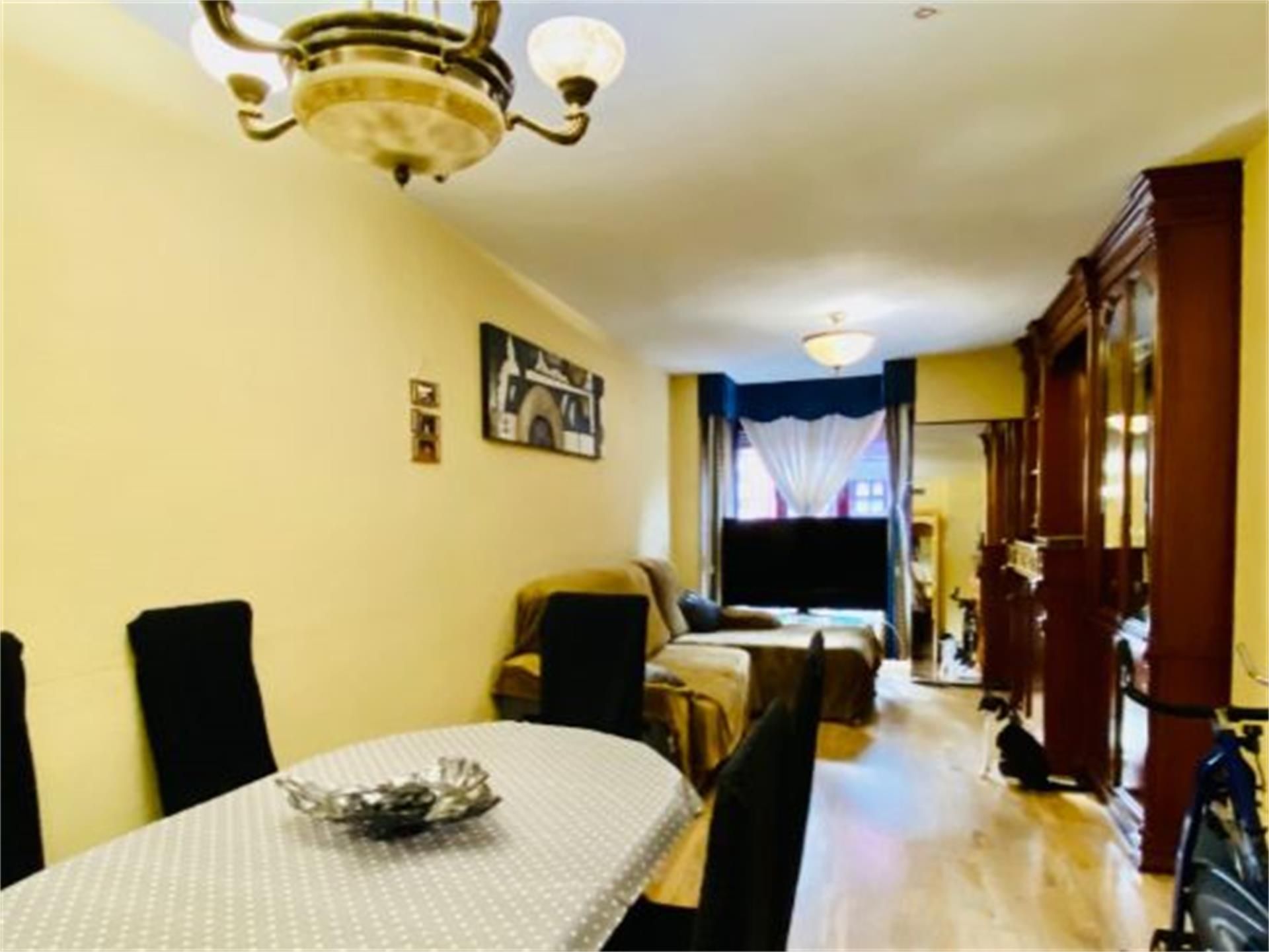 Living room of Flat for sale in  Madrid Capital