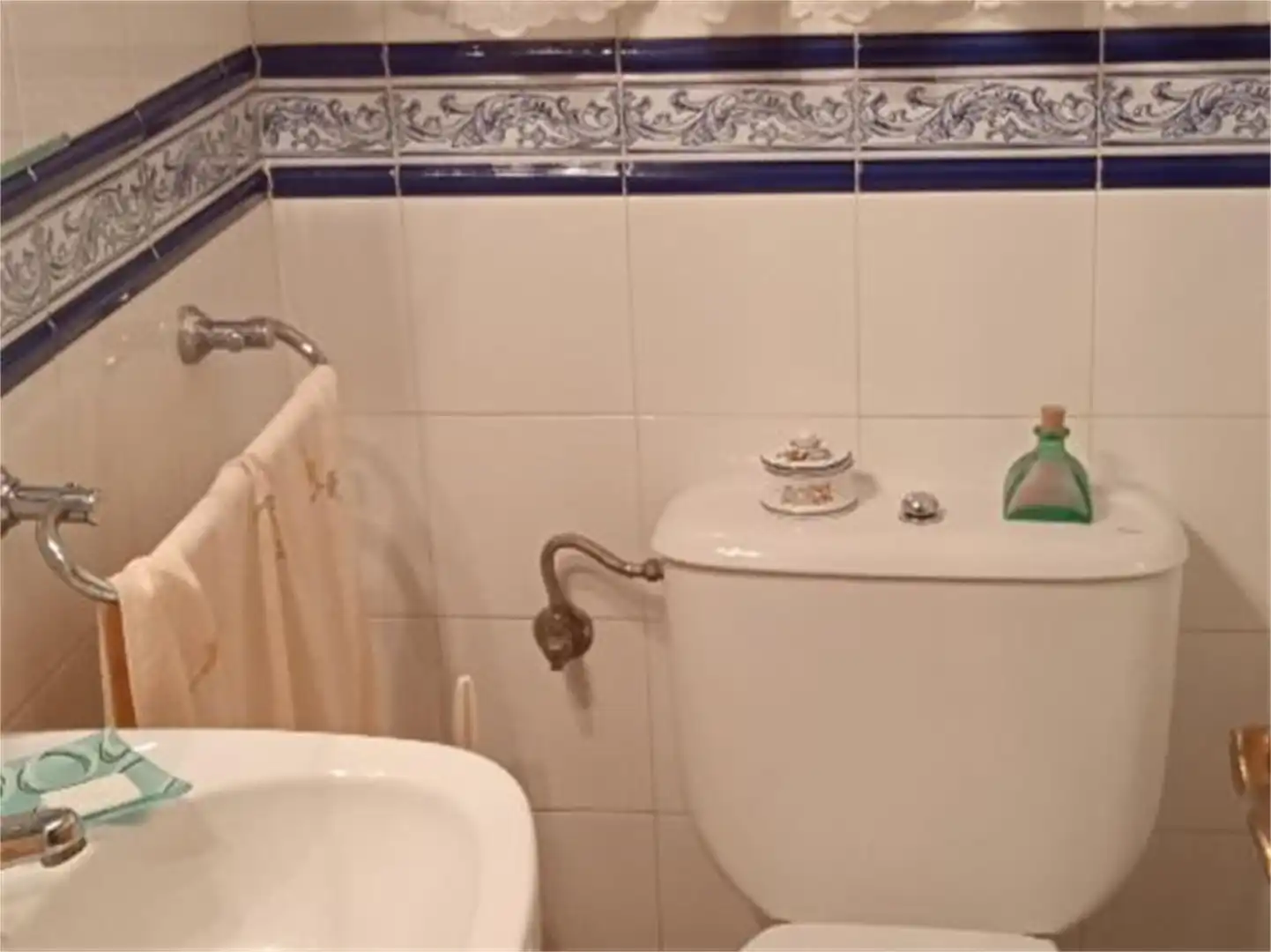 Baño de Casa adosada en venta en Les Coves de Vinromà con Jardín privado, Amueblado y Horno