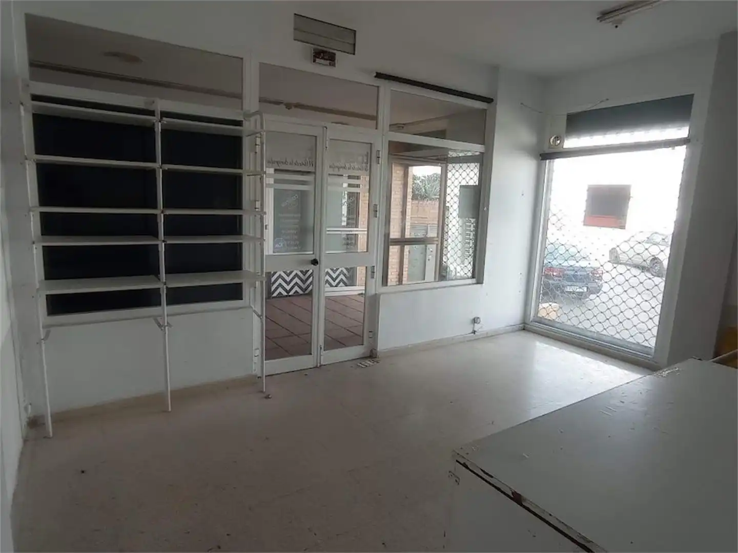 Local en venta en Tomares
