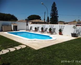 Swimming pool of House or chalet for sale in Chiclana de la Frontera  with Washing machine and Microwave