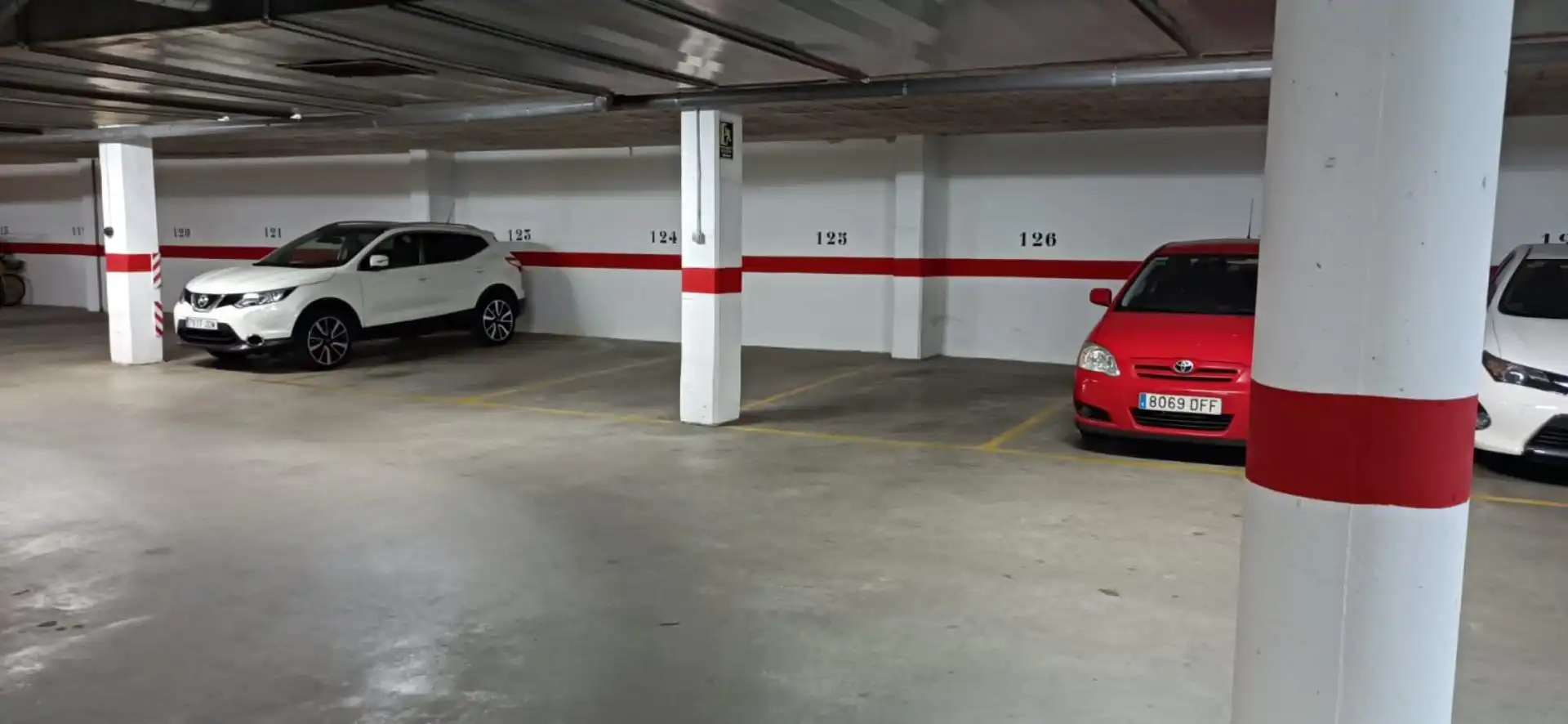 Garaje de alquiler en Calle Ortega y Gasset, Huerta Nueva Parking de Garaje de alquiler en Estepona