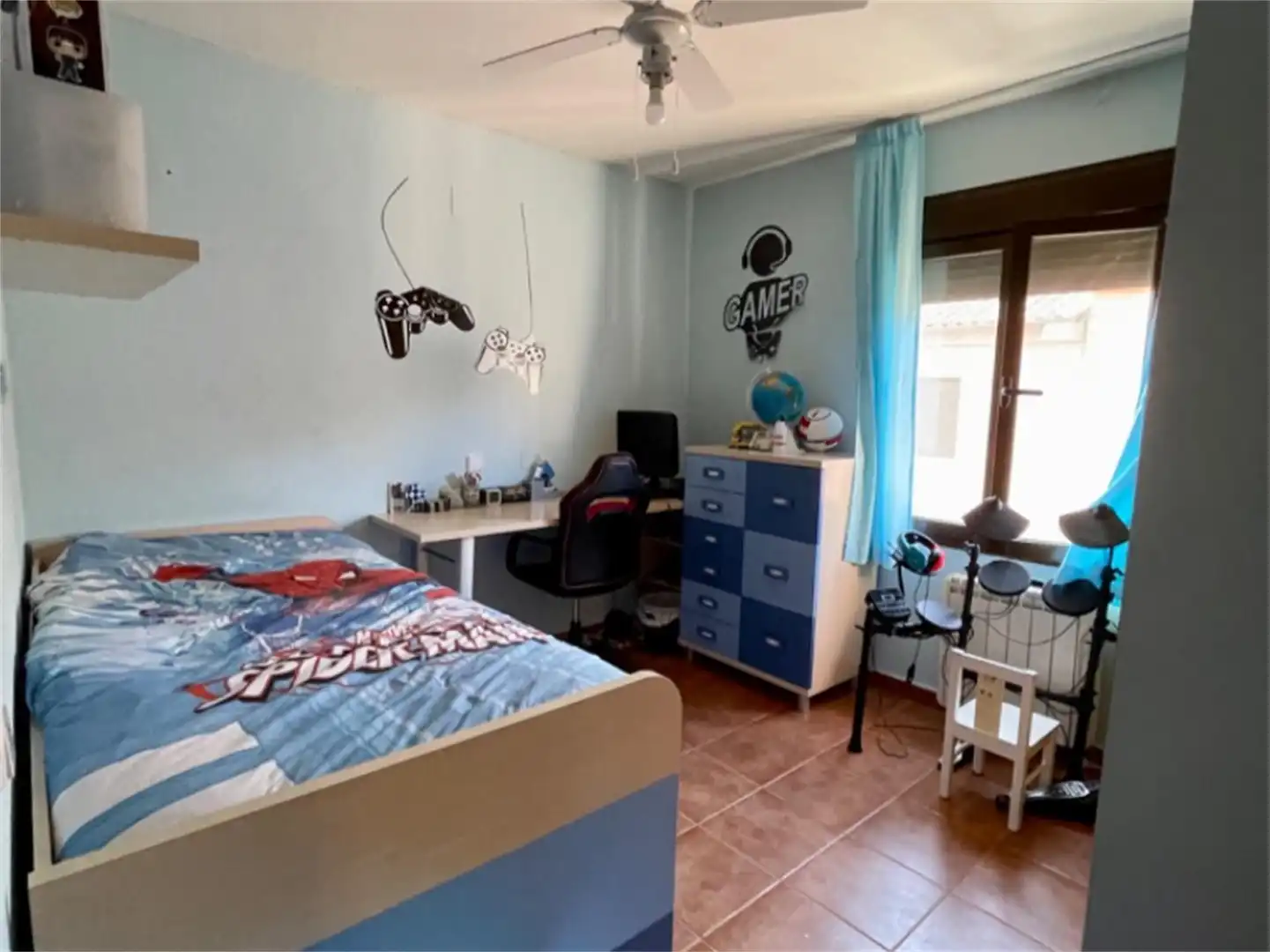 Dormitori de Casa adosada en venda en San Román de los Montes amb Aire condicionat, Terrassa i Balcó