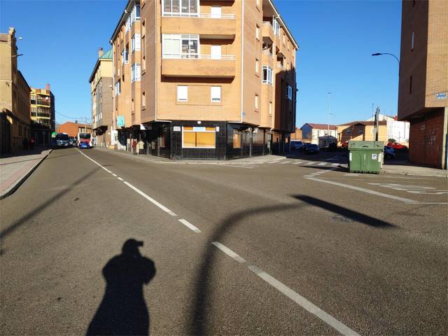 Local comercial en Venta en Calle Juan Nuevo, 1 en Armunia