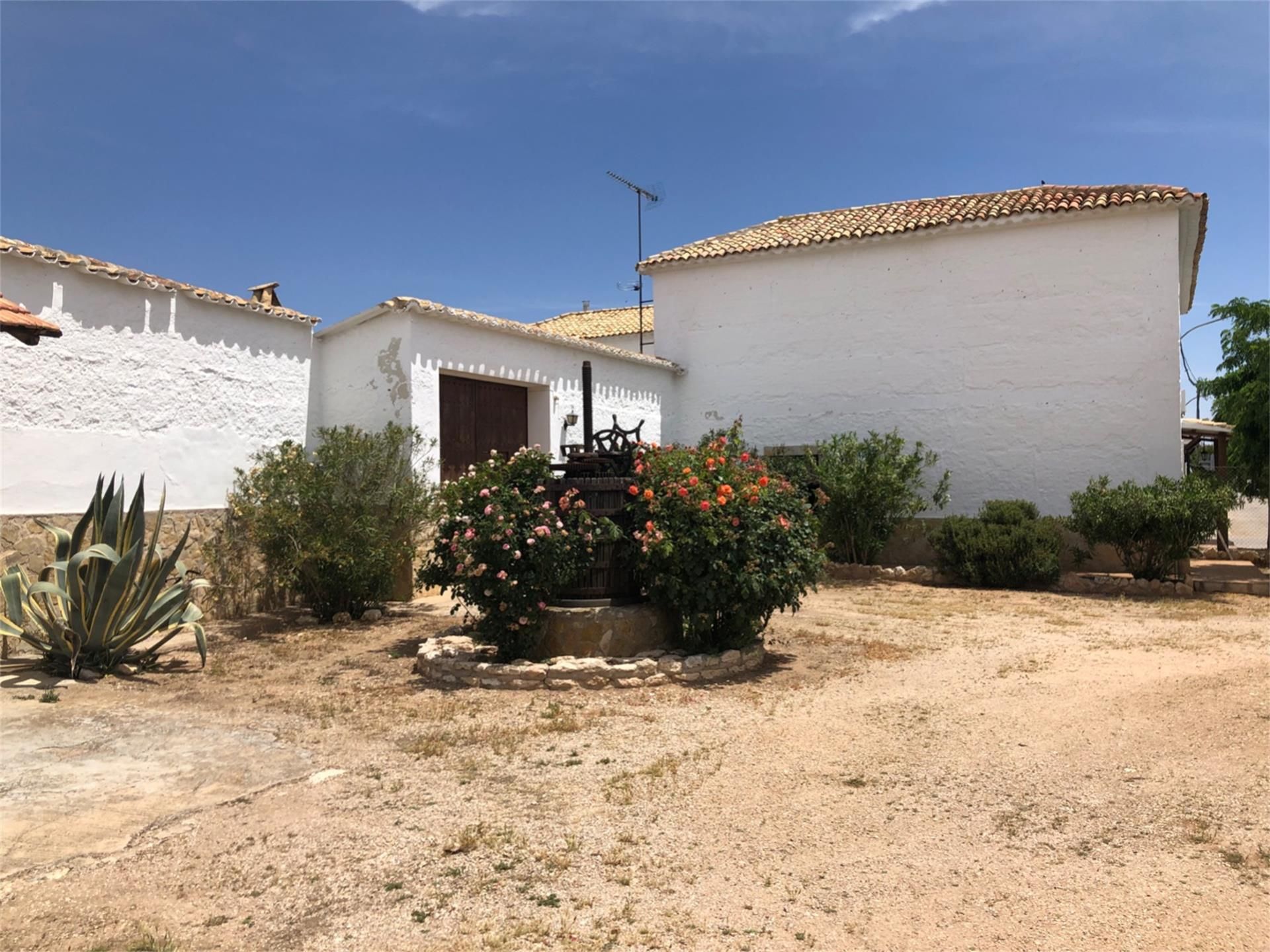 Exterior view of Flat for sale in Arenales de San Gregorio  with Heating, Private garden and Terrace