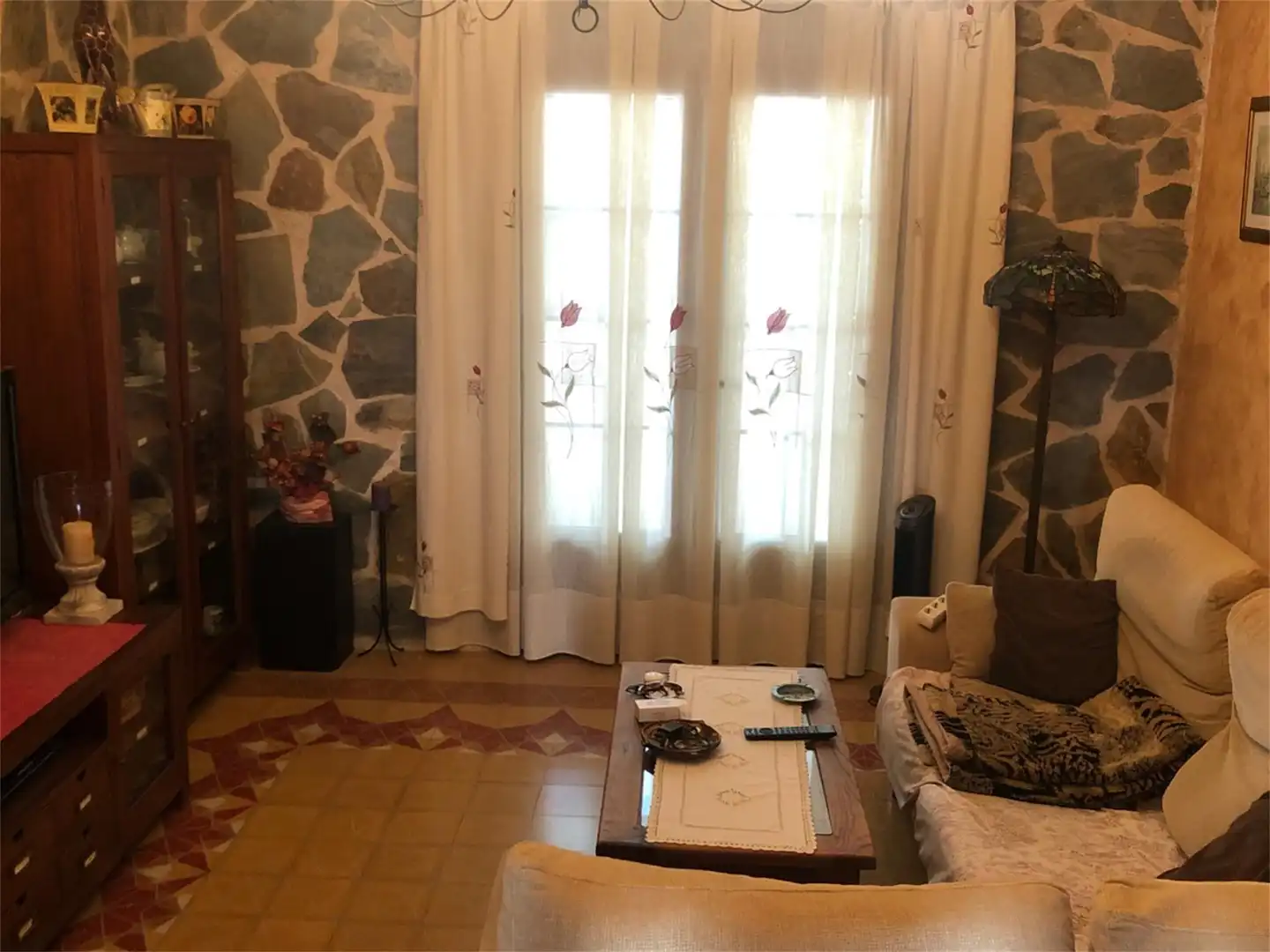 Pis en venda a Calle El Molinillo, 20, Arenales de San Gregorio Sala d'estar de Pis en venda en Arenales de San Gregorio amb Calefacció, Jardí privat i Terrassa