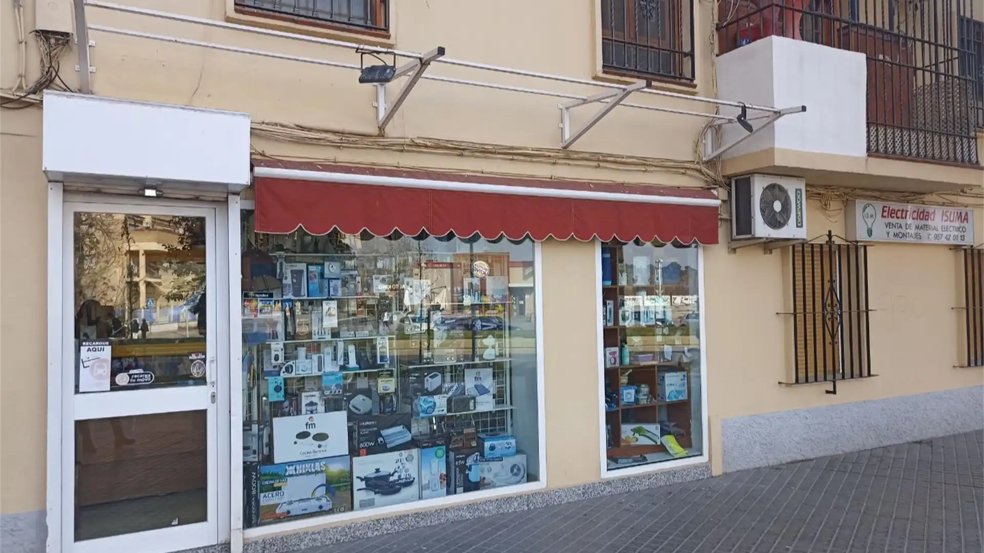 Local en venta en Avenida de Cádiz, Sector Sur Local en venta en Córdoba Capital con Aire acondicionado