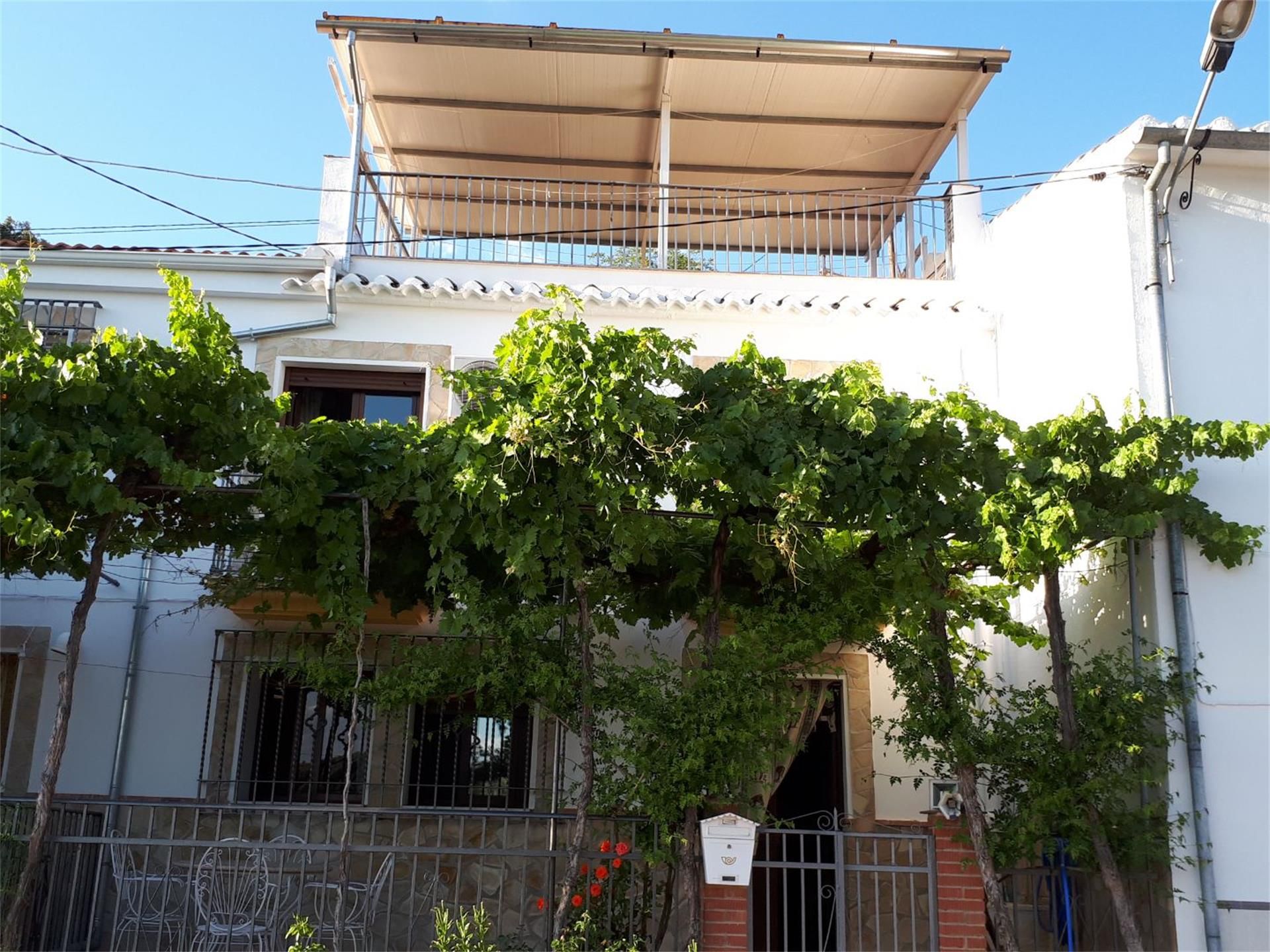 Exterior view of Single-family semi-detached for sale in Villanueva de Algaidas  with Air Conditioner, Terrace and Balcony