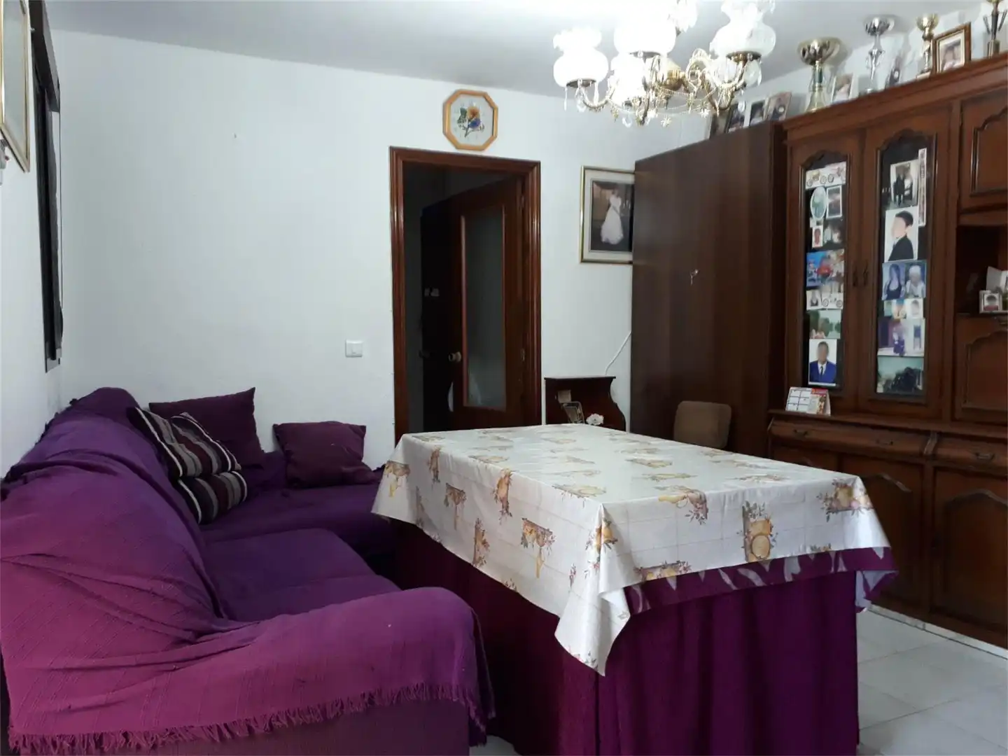 Einfamilien-Reihenhaus zum Verkauf in Calle Alta, 26, Villanueva de Algaidas Wohnzimmer von Einfamilien-Reihenhaus zum Verkauf in Villanueva de Algaidas mit Klimaanlage, Terrasse und Balkon