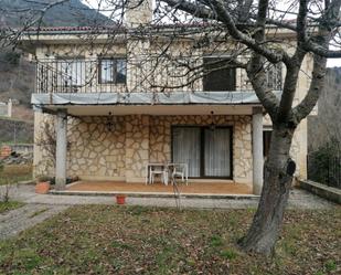 Vista exterior de Casa o xalet en venda en Tubilla del Agua amb Calefacció, Jardí privat i Parquet