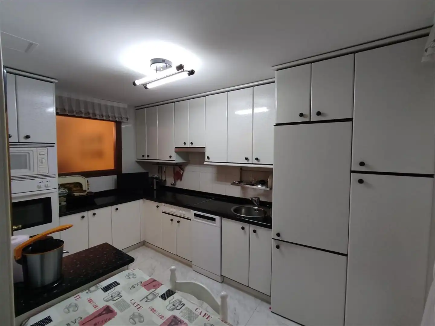Piso en venta en Avenida Demetrio Velasco, Carrizo Cocina de Piso en venta en Carrizo