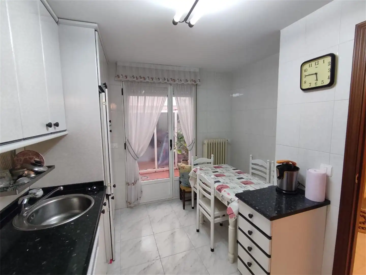 Piso en venta en Avenida Demetrio Velasco, Carrizo Cocina de Piso en venta en Carrizo