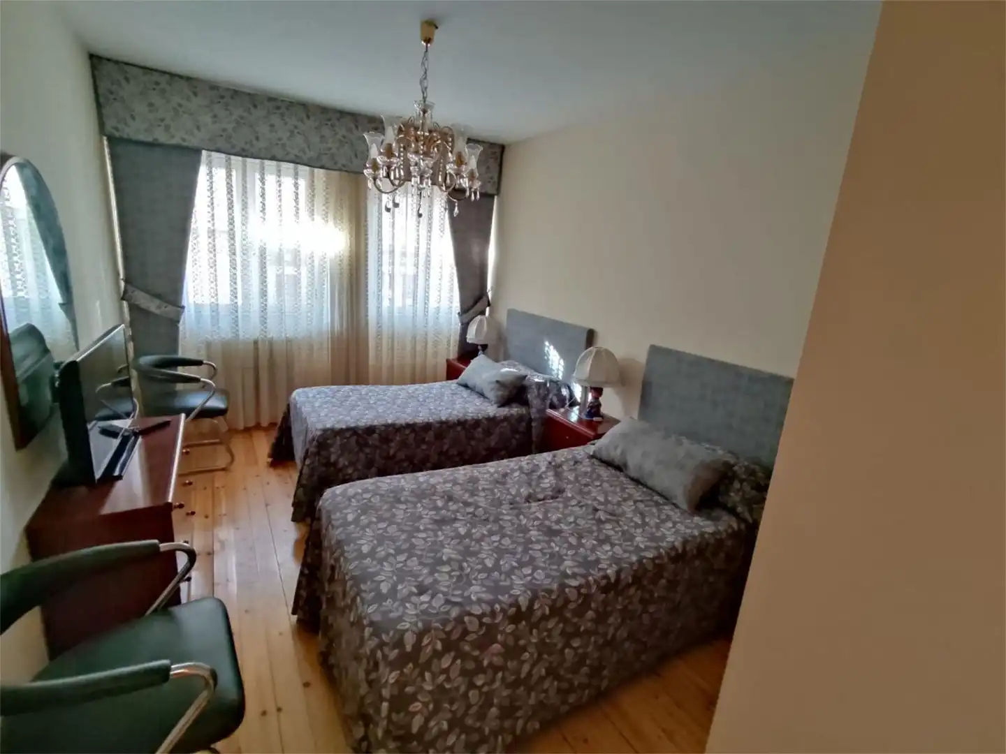 Piso en venta en Avenida Demetrio Velasco, Carrizo Habitación de Piso en venta en Carrizo
