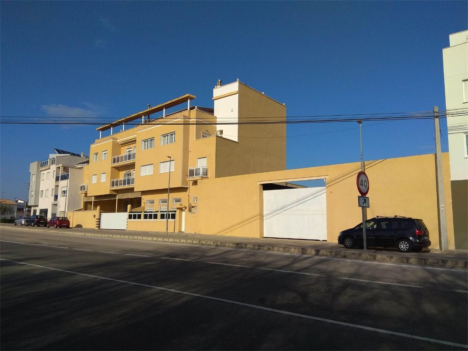 Vista exterior de Àtic en venda en Guardamar de la Safor amb Aire condicionat, Terrassa i Balcó