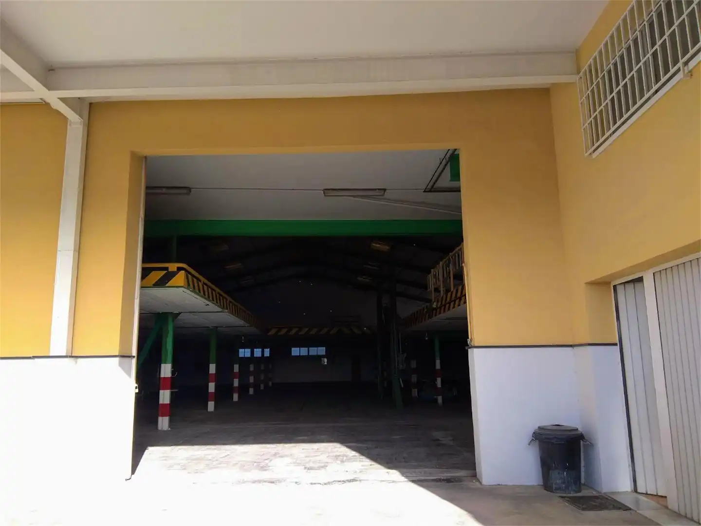 Aparcament de Àtic en venda en Guardamar de la Safor amb Aire condicionat, Terrassa i Balcó