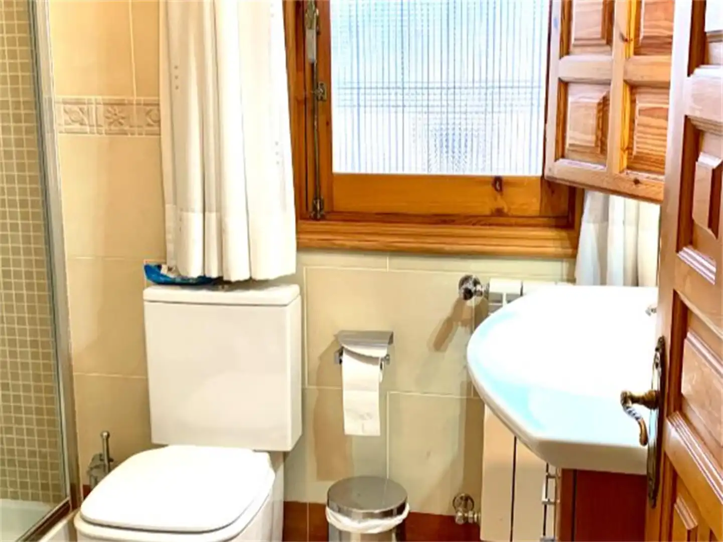 Casa o chalet en venta en Calle Calvario, Purchil Baño de Casa o chalet en venta en Vegas del Genil con Aire acondicionado, Calefacción y Jardín privado