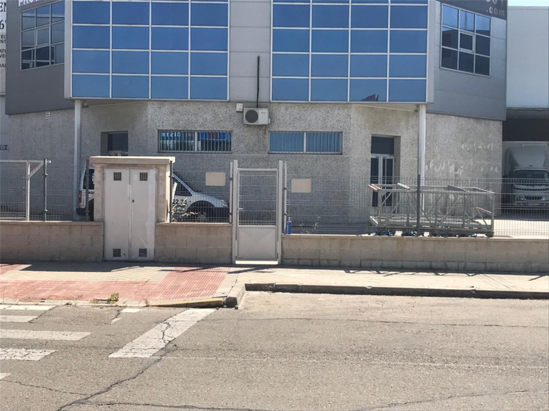 Exterior view of Industrial buildings to rent in Valdemoro  with Air Conditioner and Heating
