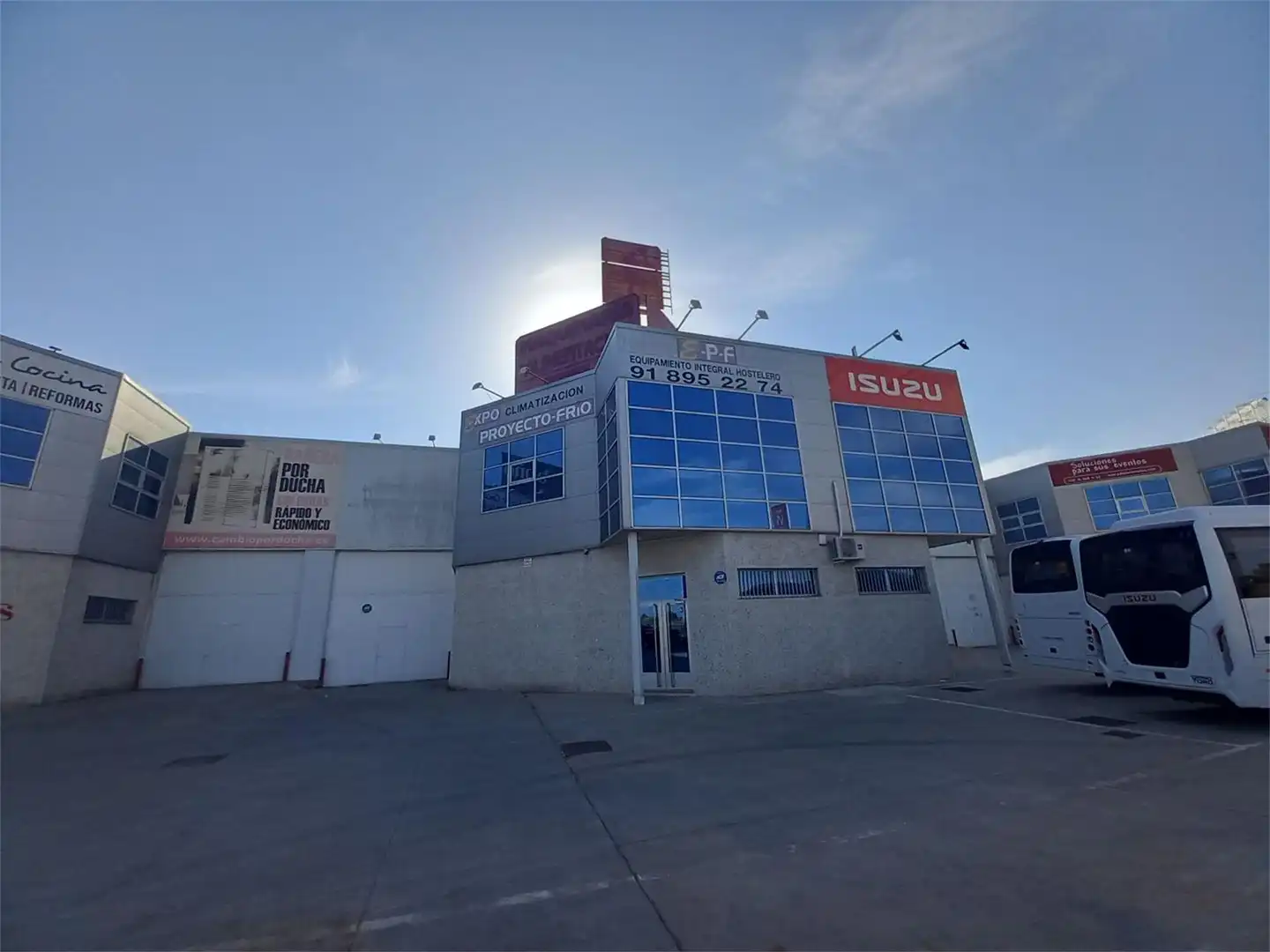 Exterior view of Industrial buildings for rent in Valdemoro  with Air Conditioner and Heating