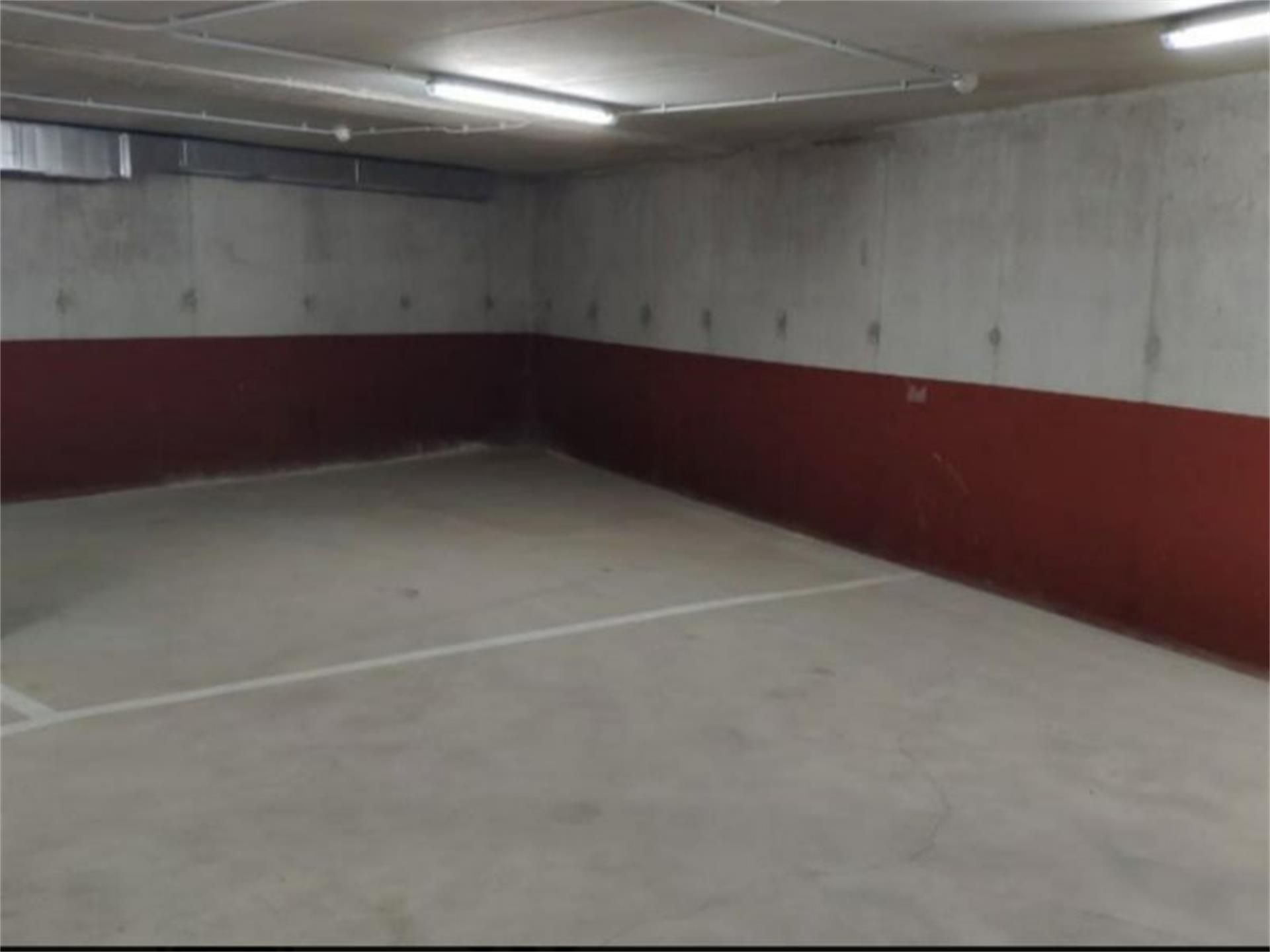Parkplatz von Garage miete in A Laracha  