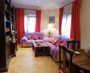 Sala d'estar de Casa o xalet en venda en Corral de Almaguer amb Aire condicionat i Balcó