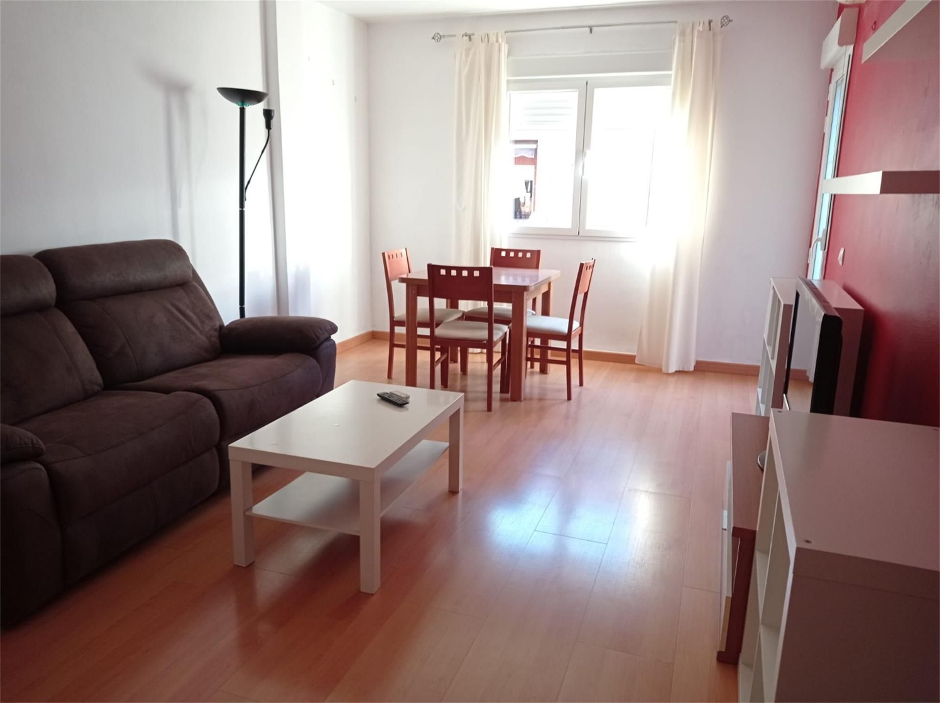 Sala d'estar de Pis en venda en Plasencia amb Aire condicionat, Parquet i Moblat