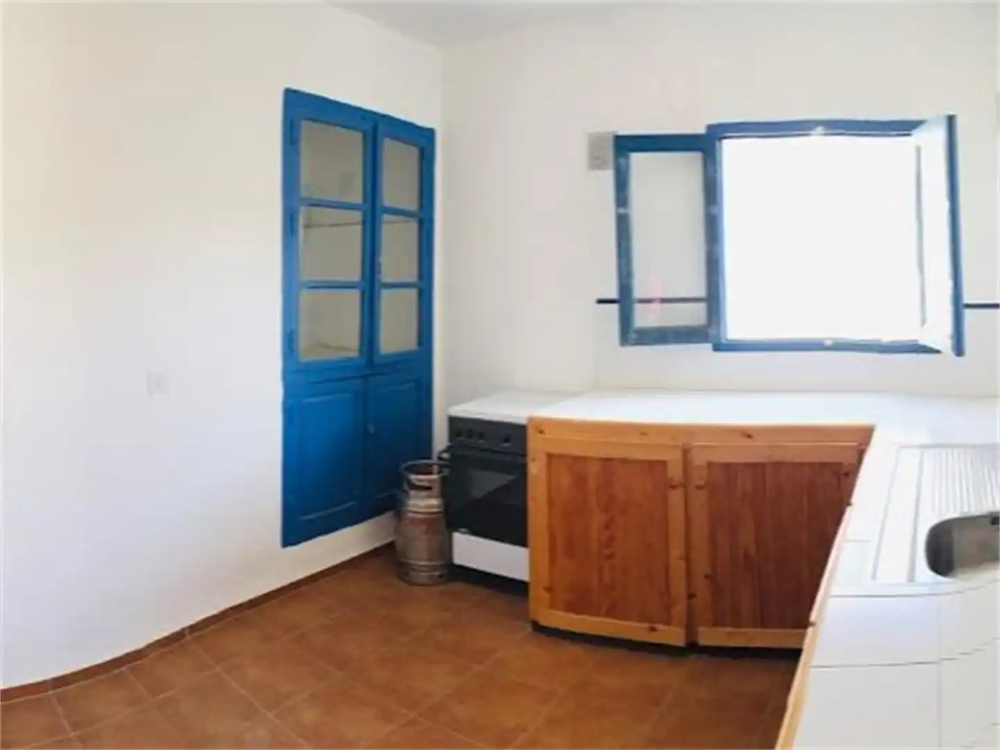 Detached homes for sale in Camino de los Montoros, Ugíjar Kitchen of Detached homes for sale in Ugíjar with Terrace and Oven