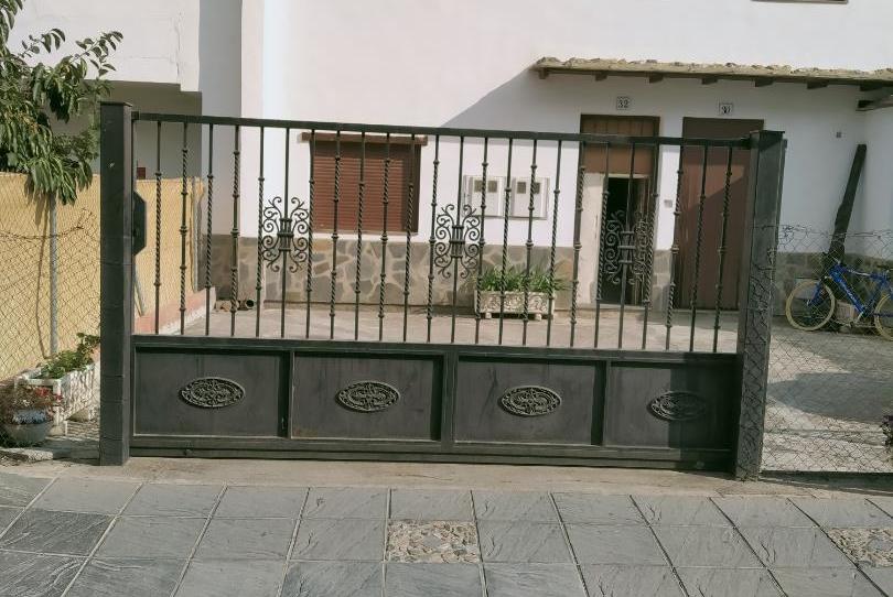 Photo 1 of Duplex for sale in Avenida José Antonio, 5, Alpujarra de la Sierra, Granada