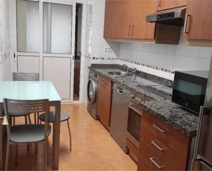 Kitchen of Flat to share in Oviedo 