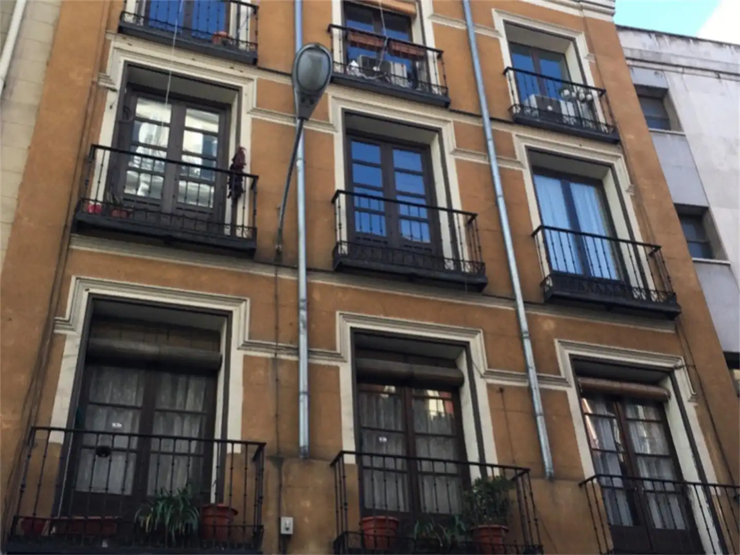 Vista exterior de Oficina en venda en Madrid