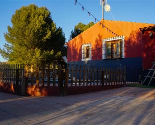 Vista exterior de Casa o xalet en venda en Jumilla amb Aire condicionat, Terrassa i Piscina