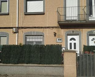 Vista exterior de Casa o xalet en venda en Venta de Baños amb Terrassa