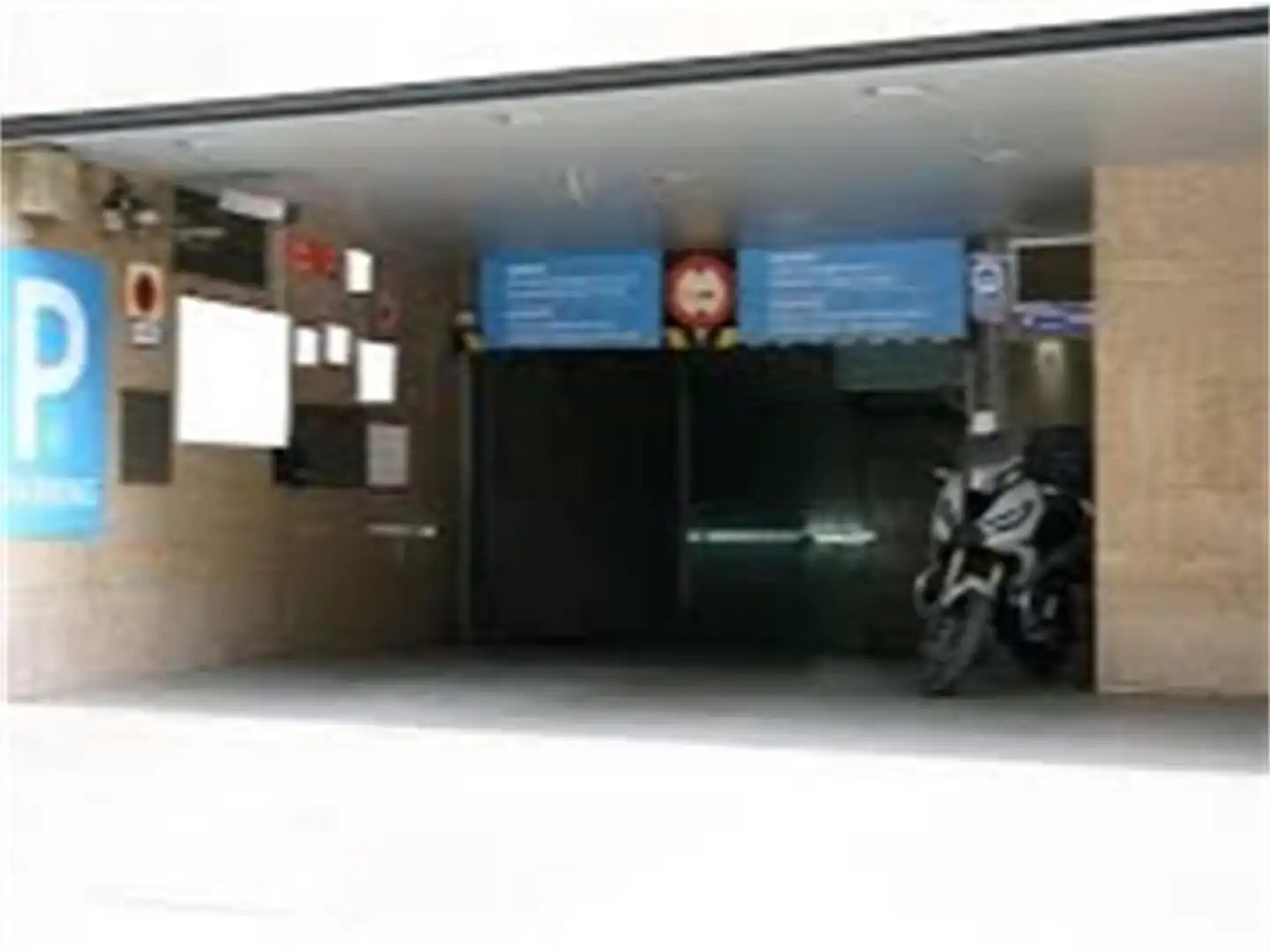 Garage zum Verkauf in Carrer la Rambla, El Raval Garage zum Verkauf in Barcelona