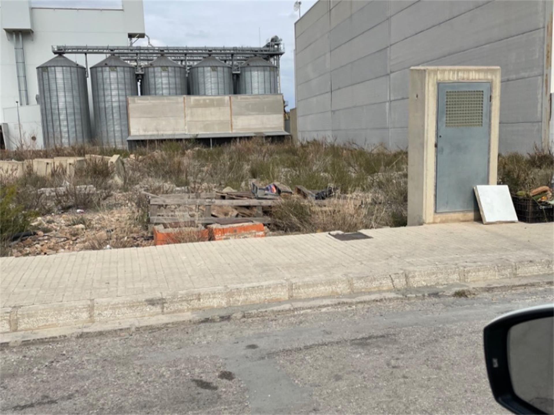 Terreny industrial en venda en Almenara