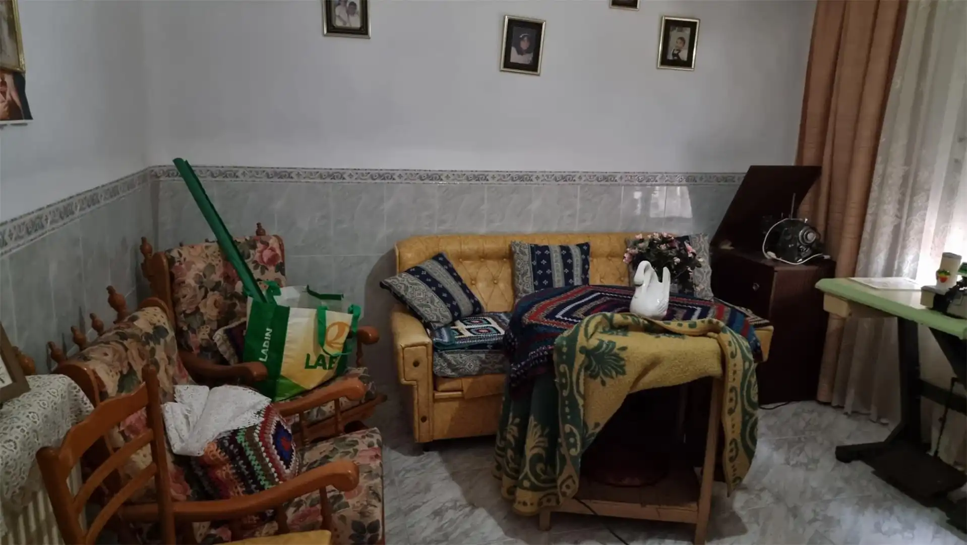 Erdgeschoss zum Verkauf in Calle Quevedo, 30, Villarta de San Juan Wohnzimmer von Erdgeschoss zum Verkauf in Villarta de San Juan mit Heizung, Möbliert und Ofen
