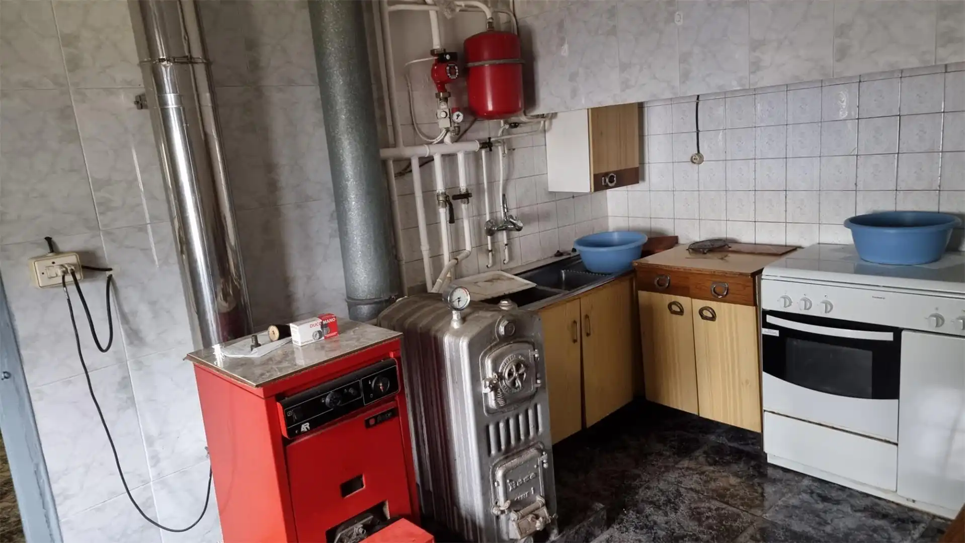 Erdgeschoss zum Verkauf in Calle Quevedo, 30, Villarta de San Juan Küche von Erdgeschoss zum Verkauf in Villarta de San Juan mit Heizung, Möbliert und Ofen