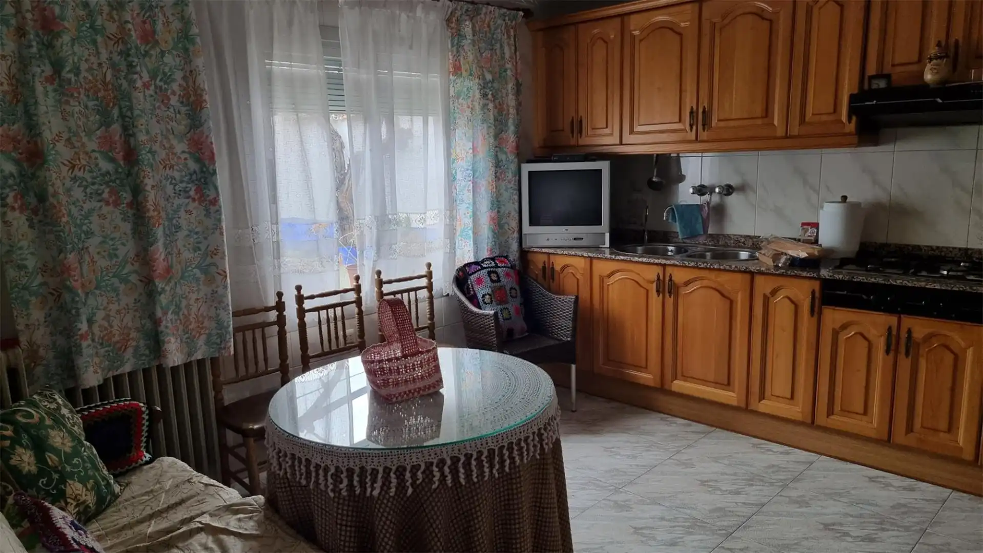 Erdgeschoss zum Verkauf in Calle Quevedo, 30, Villarta de San Juan Küche von Erdgeschoss zum Verkauf in Villarta de San Juan mit Heizung, Möbliert und Ofen