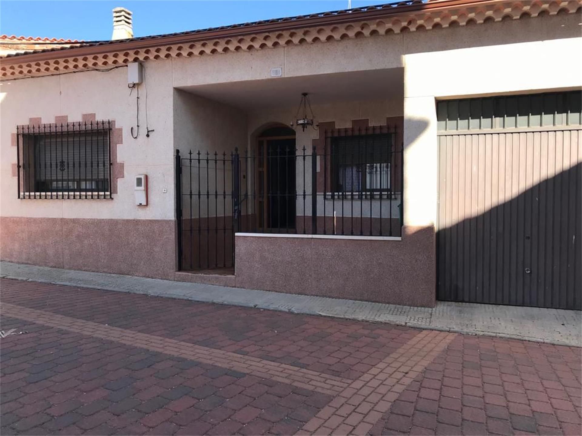 Vista exterior de Casa o xalet en venda en Viveros amb Terrassa