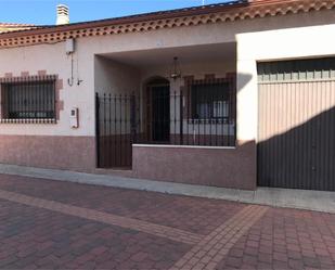 Vista exterior de Casa o xalet en venda en Viveros amb Terrassa