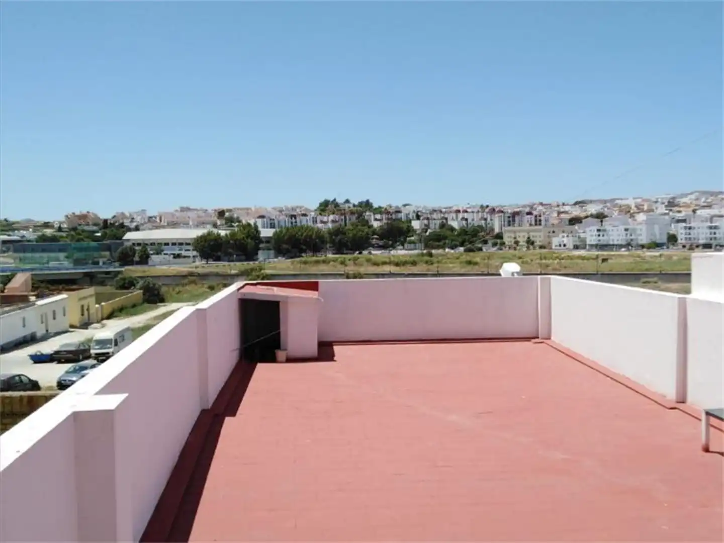 Terrassa de Casa adosada en venda en Chiclana de la Frontera amb Terrassa, Traster i Moblat