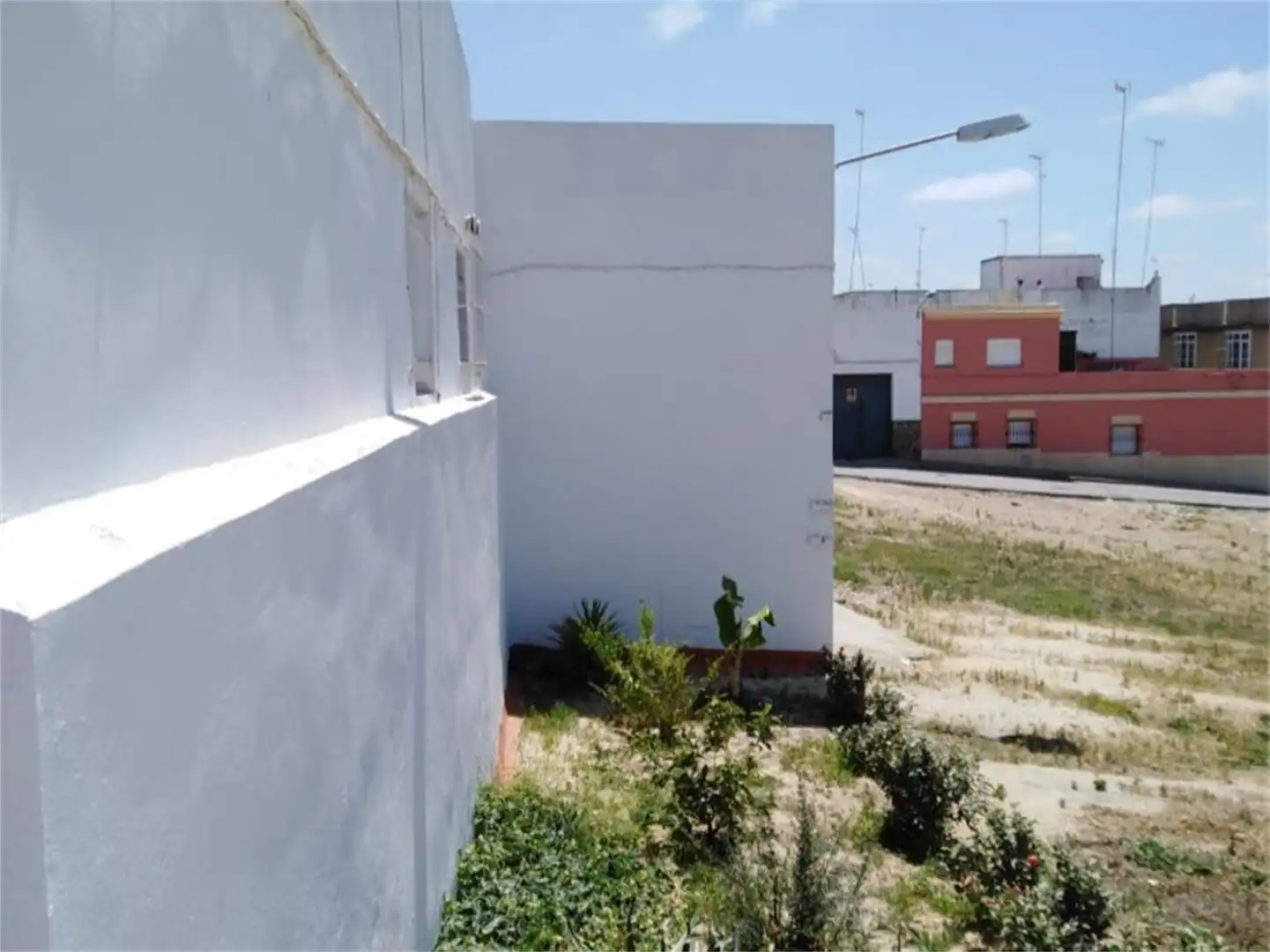 Vista exterior de Casa adosada en venda en Chiclana de la Frontera amb Terrassa, Traster i Moblat