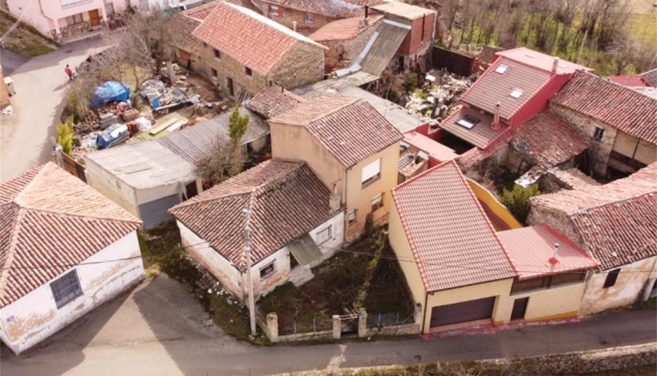 Foto 1 de Casa o xalet en venda a Calle la Fuente, La Robla , León