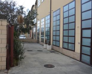 Vista exterior de Local en venda en Torrejón de Ardoz amb Aire condicionat