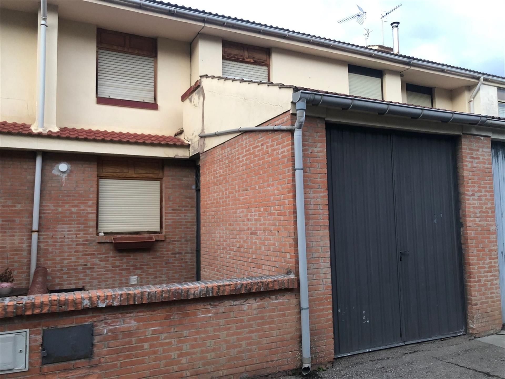 Vista exterior de Casa o xalet en venda en Belorado amb Terrassa i Balcó