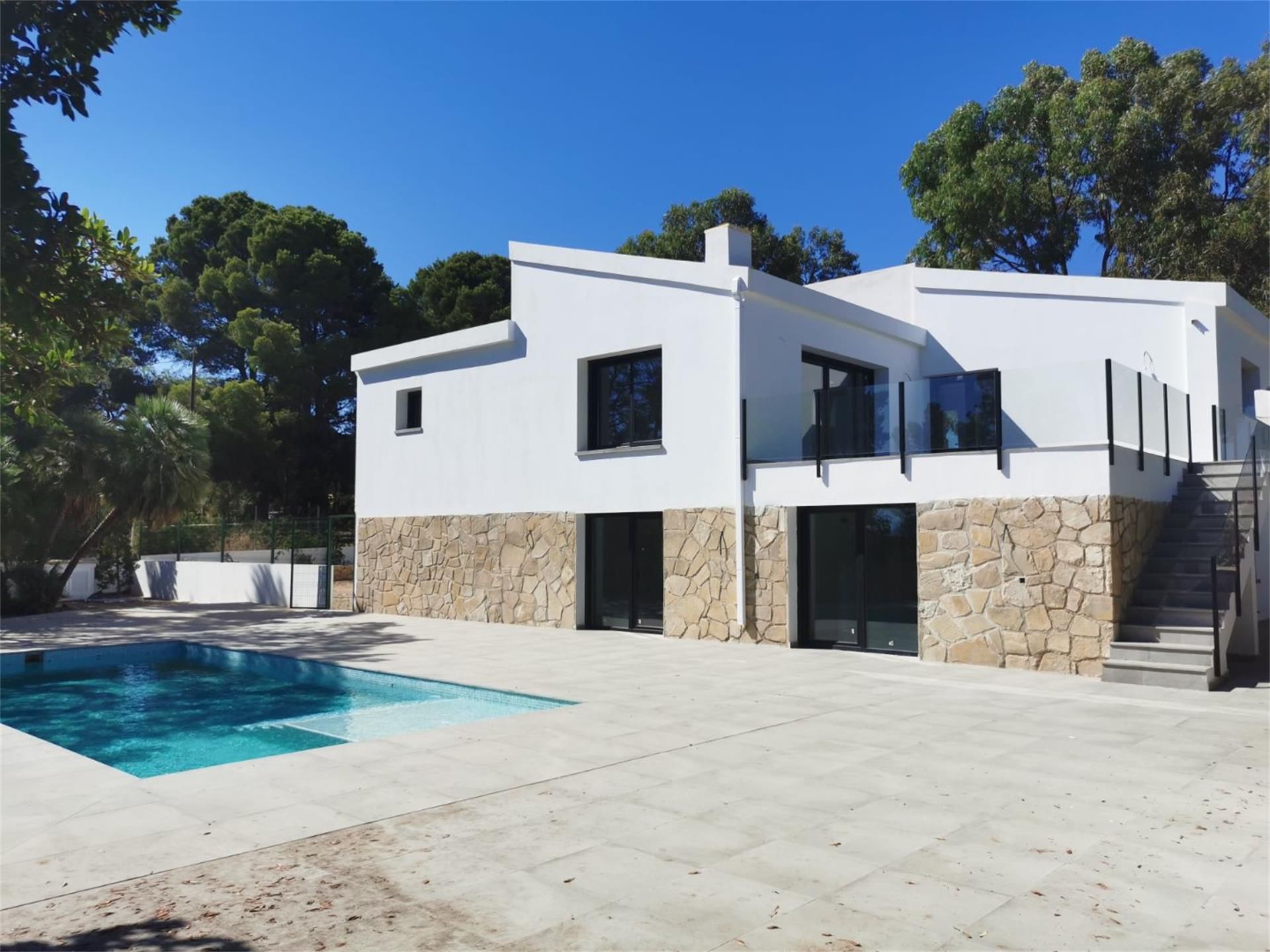Vista exterior de Casa o xalet en venda en Altea amb Aire condicionat, Terrassa i Piscina