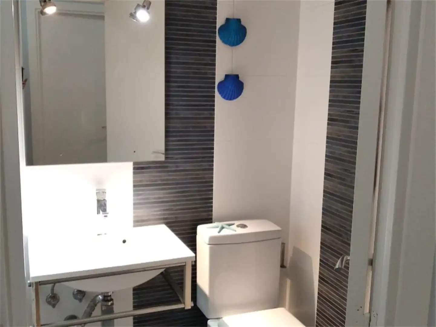 Badezimmer von Wohnung zum Verkauf in Tortosa mit Klimaanlage und Terrasse
