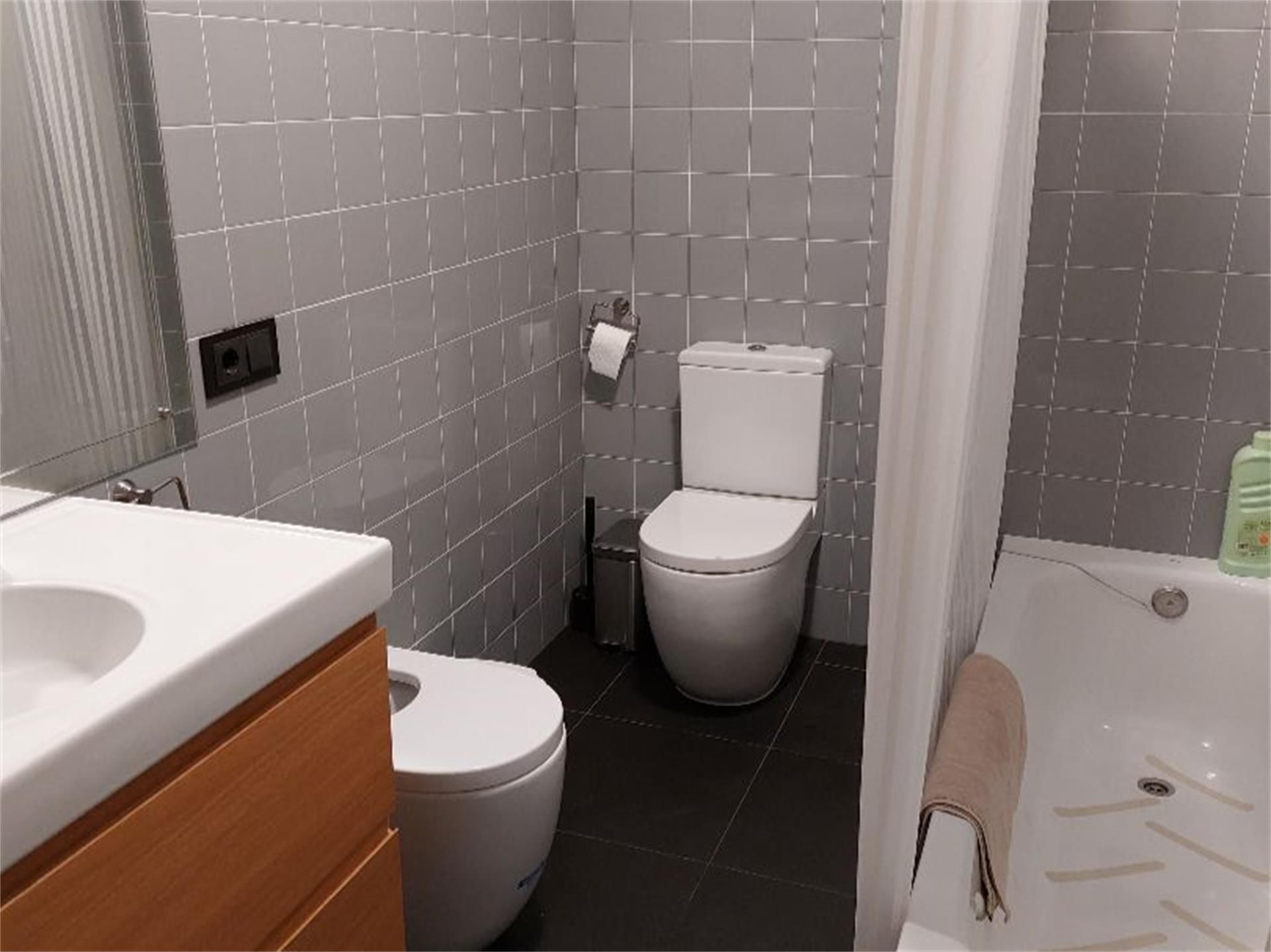 Bathroom of Flat for sale in Miranda de Ebro  with Terrace and Balcony