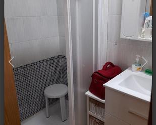 Bathroom of Flat for sale in Siruela  with Air Conditioner, Parquet flooring and Oven