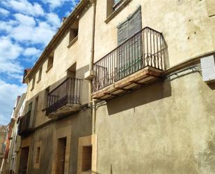 Vista exterior de Casa adosada en venda en Valjunquera amb Terrassa i Balcó