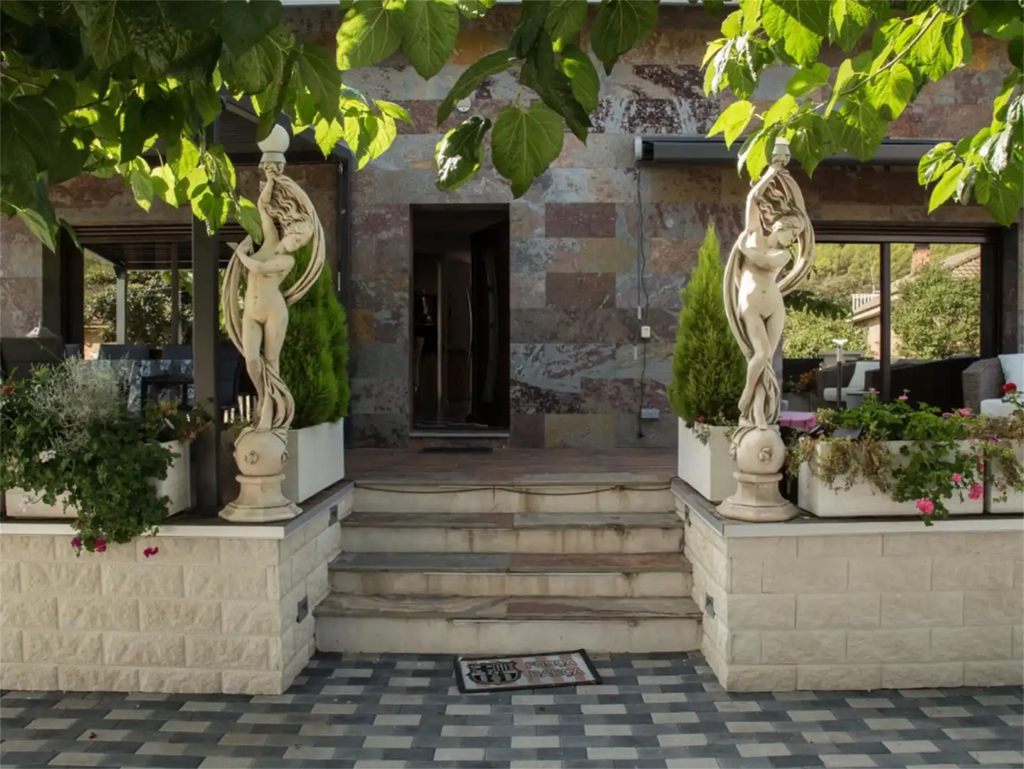 Casa o xalet en venda a Carretera de Santpedor, Bases de Manresa - Carretera de Santpedor Casa o xalet en venda en Manresa amb Aire condicionat, Terrassa i Piscina